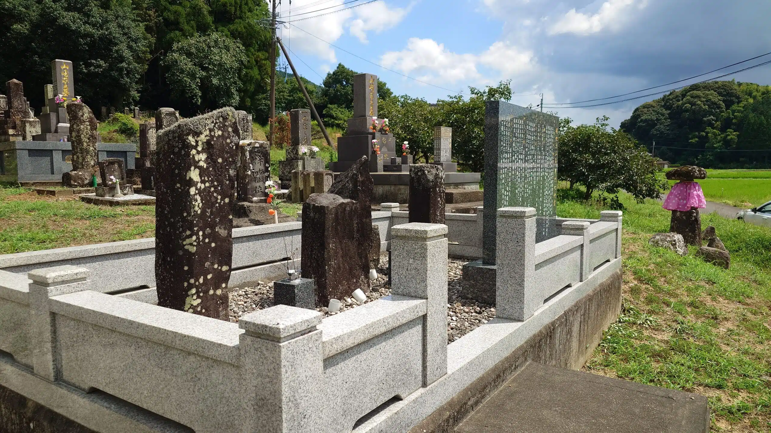 奈良麿公と従者の墓